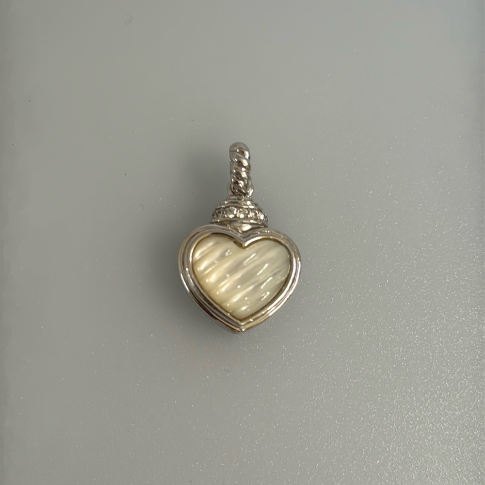 JUDITH RIPKA 925 Mother of Pearl Pendent